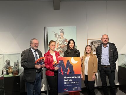Pressegespräch zur Museumsnacht Foto (v.l.n.r.): Dr. Michael Löffler, Alexandra Hortenbach, Lisa Schreiber, Sophie Beetz (ZEV), Jörg Krauß (KMS Krauß/ Partnerschaft mbB)